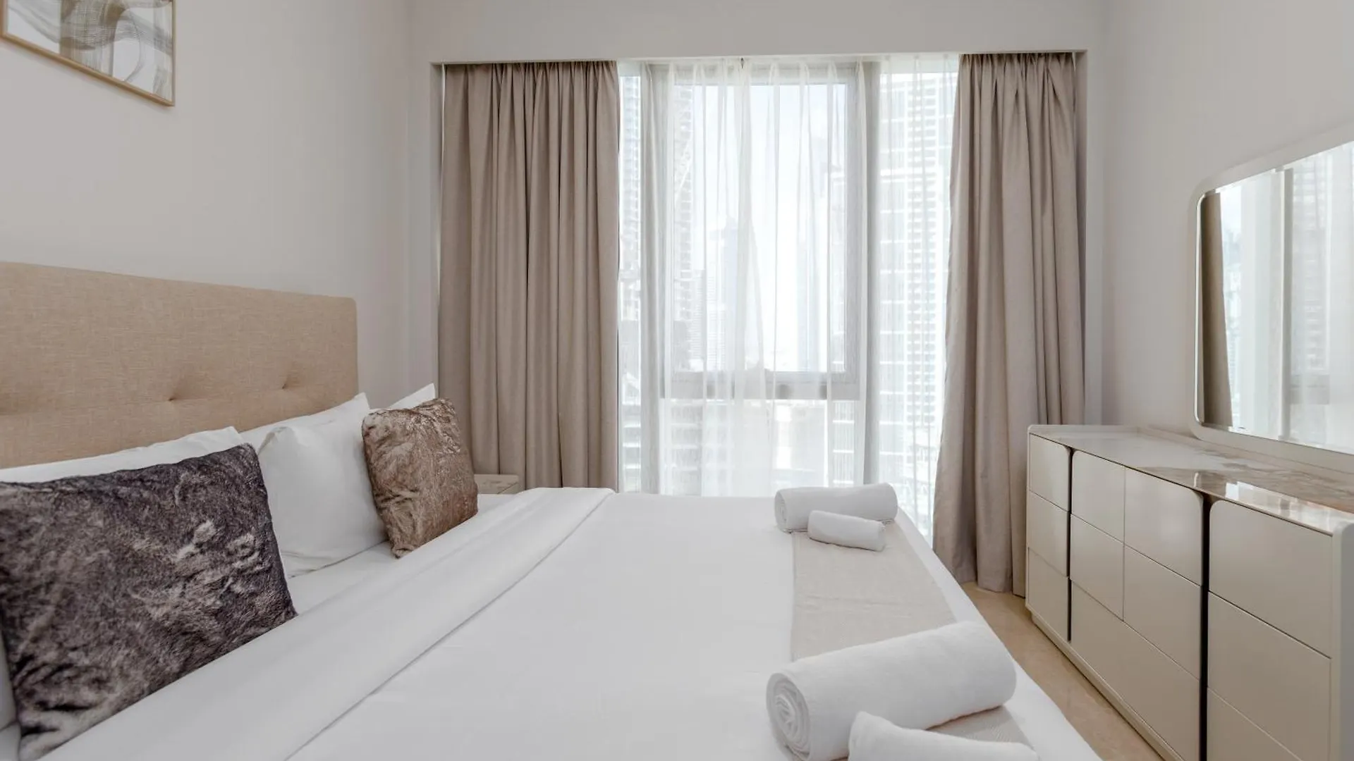 Near Burj Khalifa & Dubai Mall - 1Br Apartment - Allsopp & Allsopp